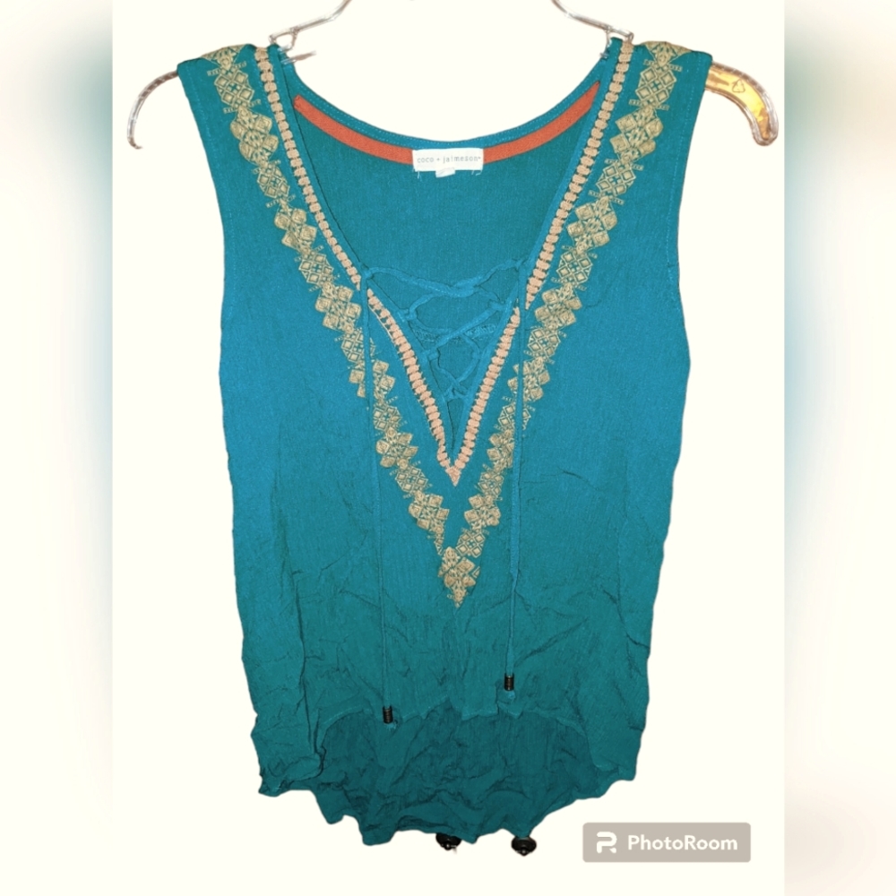 Coco and Jamieson Large Women's Tank